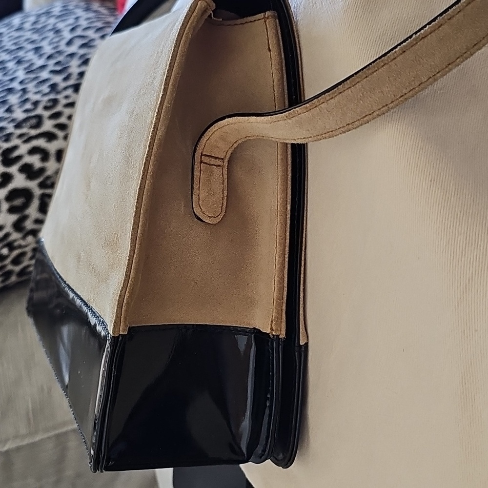 🌟CHANEL🌟 RARE AUTHENTIC Black Patent Leather Suede Flap Bag - Picture 6 of 14